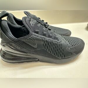 Nike Women’s air max 270 All Black size 8.5